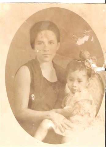 2 year old mom with grandma, 1931